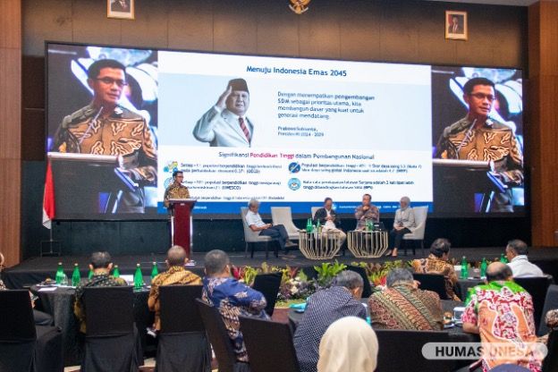 Abdul Haris, Dirjen Diktiristek menyampaikan perlunya memperkuat signifikansi dan relevansi perguruan tinggi dengan tuntutan dunia usaha dan industri, yang selaras dengan visi pembangunan nasional.