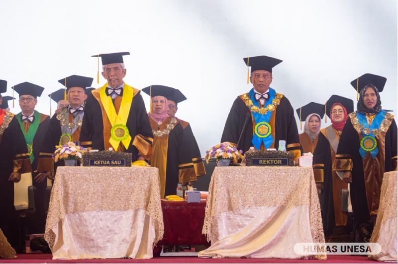 Rektor dan jajaran pimpinan percaya, lulusan Unesa siap berkontribusi untuk kemajuan bangsa dan negara, dan siap menjadi pemimpin masa depan.